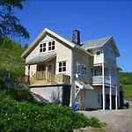Hesthaug Gard Eidsdal