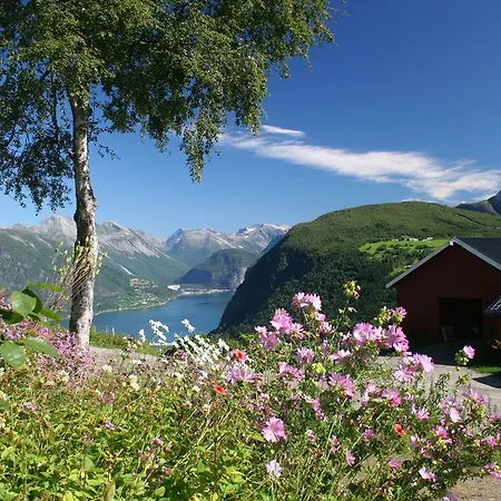 Hesthaug Gard Eidsdal